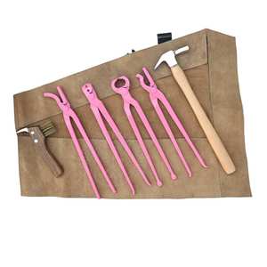 Kit d'outils de ferrage : Pince à crochets, Extracteur de clous, Marteau de pose, Extracteur de clous de fer à cheval et Brosse de nettoyage - Product Image 1
