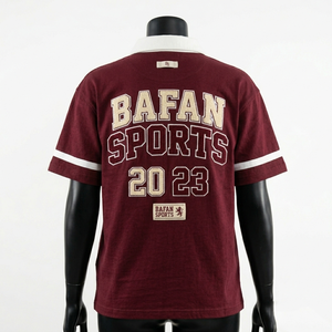 Camiseta de Rugby para Mujer, 240 GSM, Algodón y Poliéster, Jersey Color Granate con Franja Blanca en las Mangas, Diseño con Logotipo en Tackle Twill - Product Image 2