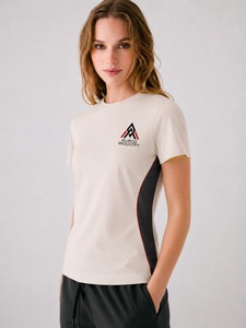 เสื้อยืดแฟชั่นผู้หญิง เนื้อผ้านุ่ม ระบายอากาศได้ดี สวมใส่สบาย ดูมีสไตล์ เหมาะสำหรับทุกโอกาส เสื้อยืดผู้หญิงคุณภาพดีที่สุด - Product Image 5