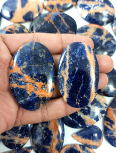 Radha Arts Cabochons en Sodalite Naturelle, Coupe Ovale, Bleus et Oranges, Taille Libre, Vente en Gros, Export Inde, Diverses Tailles - Product Image 3