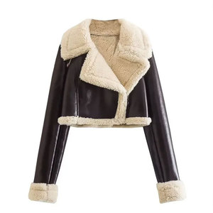 Veste de sport Econex en cuir PU rouge à franges brodées, col rabattu court, manches longues, respirante pour femmes - Product Image 1