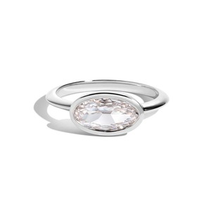 แหวนแต่งงานเพชรทรงรีฝังขอบทองคำแท้ 14K - Product Image 2