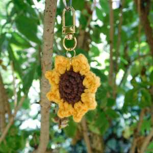 Porte-clés tournesol artisanal en fil de coton doux avec motif personnalisable – Cadeau écologique - Product Image 2