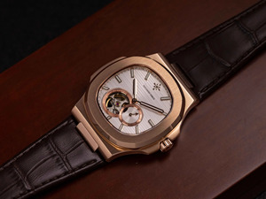 นาฬิกาอัตโนมัติสำหรับผู้ชาย Alexander Ferros 6312R-02 หน้าปัดแซฟไฟร์ สายหนัง ตัวเรือนสแตนเลสสตีล กันน้ำ ระบบกลไก สปอร์ต - Product Image 2