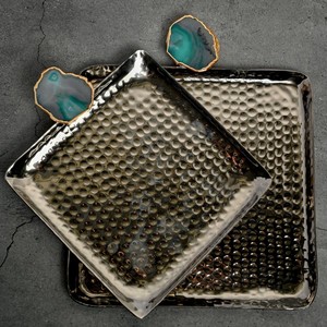 Plateau décoratif rectangulaire plaqué or avec poignées, 2 pièces, design moderne pour la décoration de la maison, de l'hôtel et du restaurant - Product Image 6