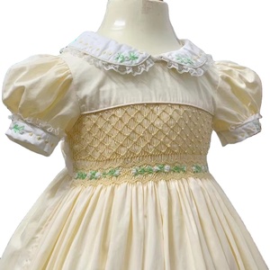 Collection de Noël robes smockées à la main garçon costumes assortis 100% coton vente en gros OEM ODM enfants fabriqués au Vietnam - Product Image 1