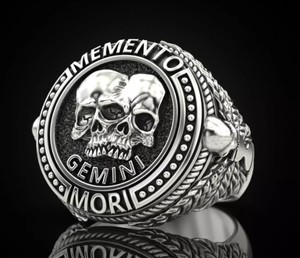 Bague en argent sterling 925 oxydé noir avec crâne Gemini Memento Mori - Product Image 1