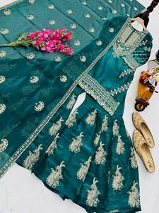 Nuevo conjunto de top, pantalón palazzo y dupatta de diseñador con diseños en relieve y detalles en satén. - Product Image 4