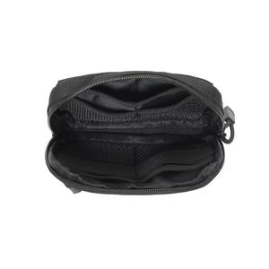 Mini Bolso Multiusos de Moda Hecho de Poliéster Impermeable Unisex Que Se Puede Fijar a un Cinturón o Mochila Hecho en Vietnam - Product Image 4
