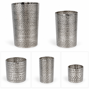 Bougie cylindrique en métal avec motif étoile découpé pour la décoration de la maison - Product Image 4