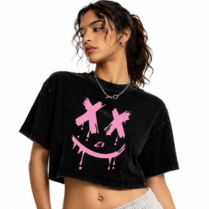T-shirt court noir délavé pour femme, style Y2K Streetwear, avec logo personnalisé, coupe oversize graphique et carrée, en coton, haut de mode estival, chemises pour femmes - Product Image 1