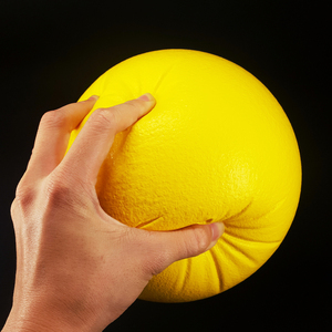 แผ่นโฟมโพลีเมอร์โพลียูรีเทนสีแดงสำหรับเล่นกีฬาน้ำหนักเบา SFG Dodgeball Taiwan สำหรับมือโปรและการแข่งขันอย่างเป็นทางการขนาด178มม./7นิ้ว - Product Image 6