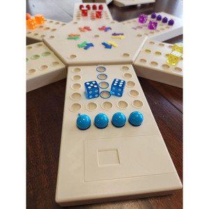Juego de mesa Ludo de madera para seis jugadores con canicas y dados, juguete de mesa de estrategia multijugador para reuniones familiares y diversión. - Product Image 2