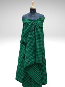 Robe africaine Maasai Shuka de qualité supérieure pour femmes avec imprimé Ankara, design élégant et parfaite pour les fêtes ou les tenues décontractées, en vente - Product Image 4