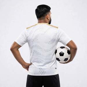 Uniformes de Fútbol Personalizados de Alta Calidad y Bajo Precio, Diseña Tu Propio Conjunto, Camiseta de Fútbol Resistente a la Decoloración para Adultos y Jóvenes - Product Image 1