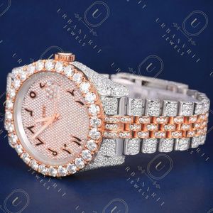 Reloj mecánico artesanal de acero inoxidable con lectura analógica, movimiento automático, diamantes moissanita de corte redondo, claridad VS VVS EF - Product Image 2