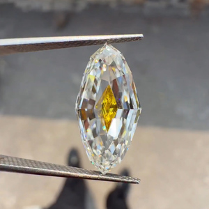 Diamant de laboratoire bicolore de forme marquise allongée |   Coupe à facettes antique jaune central |   Diamant brut de qualité EX à finition polie - Product Image 2