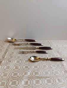 Ensemble de couverts en laiton avec manches, cuillères, fourchettes et couteaux de luxe, ensembles de couverts uniques, réutilisables et de qualité alimentaire, pour la table. - Product Image 1