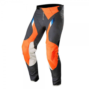 Jean en denim de protection pour homme, pantalon de moto élégant avec tissu extensible durable et protection renforcée pour les trajets quotidiens - Product Image 1