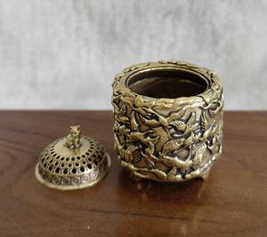 Luxury Islamic <b>Bakhoor</b> Incense <b>Burner</b> with Metal Construction Eco-Friendly & Durable for Home and Mosque - Product Image 4