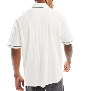 Camiseta polo personalizada de manga corta para hombre, de algodón OEM, con logotipo bordado en tejido de punto, de alta calidad y transpirable. - Product Image 3