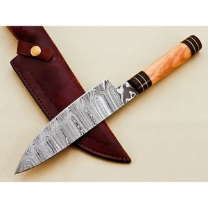 Couteau de cuisine en acier Damas 15g avec manche en bois et étui en cuir - Product Image 4