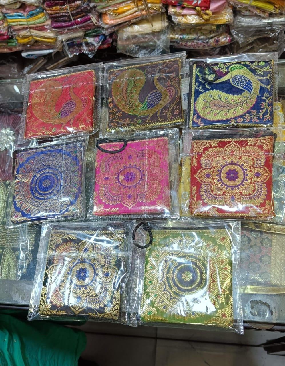 เช่นเดียวกับภาพ