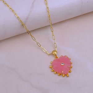 Collier vintage avec pendentif cœur en rhodochrosite sculptée, chaîne à maillons plaquée or, cadeau pour elle, bijoux ajustables - Product Image 1