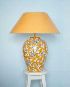 Lampe de table Art Déco en mosaïque d'os avec base Chevron et abat-jour rayé, 100% faite à la main, couleur et taille personnalisables pour chambre à coucher - Product Image 5
