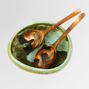 Ensemble de bols et cuillères en résine écologique polie au design unique pour une décoration artistique de table, améliorant l'aménagement intérieur - Product Image 1