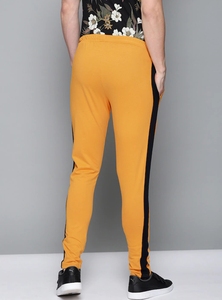 Pantalones Deportivos de Felpa de Algodón Amarillo Mostaza para Hombre, con Rayas Laterales Negras, Cintura Elástica con Cordón, Estilo Casual para Invierno - Product Image 2