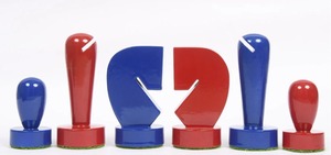 Élégant jeu d'échecs Berliner peint à la main, pièces en bois rouge et bleu, jeu de société premium 3.7 King au meilleur prix - Product Image 5