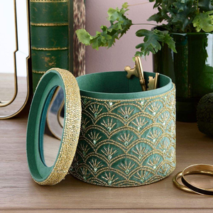 Organizador de Joyas de Terciopelo y Madera de Lujo, Personalizable en Color y Tamaño, con Cuentas Bordadas a Mano, Estilo Artístico y Original, WAC-2201 - Product Image 2