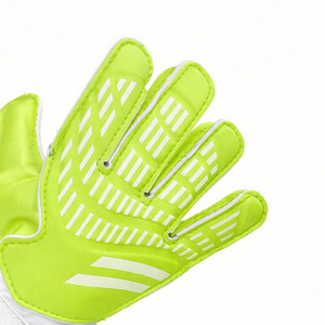 Gants de gardien de but de football multi-tailles pour l'extérieur, avec fixation sécurisée du poignet, protection respirante des doigts et rembourrage résistant aux chocs - Product Image 6