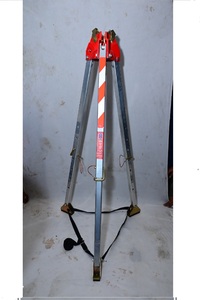Trípode de Seguridad de Aleación de Aluminio Confiable para Entrada Vertical, Rescate y Recuperación - Product Image 3