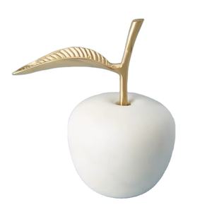 Estatuilla de manzana de mármol blanco de lujo, escultura de fruta decorativa de hoja de oro, estatua de manzana moderna, para el hogar Decoración elegante, adorno de mesa - Product Image 1