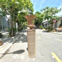 Prix direct d'usine Vente en gros Urne en rotin naturel pour piédestal d'intérieur en osier Vase en rotin pour la décoration intérieure tissée à la main du Vietnam