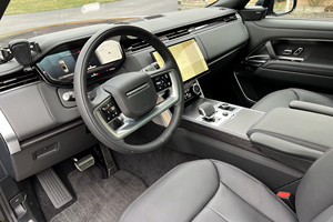 Range Rover P400 SE Plus 2023 Usado en Excelentes Condiciones, Sin Accidentes, Volante a la Izquierda/Derecha - Product Image 3