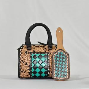 Bolsa de Viaje de Cuero de Lujo con Diseño Floral Repujado y Panel a Cuadros Verde Azulado, Ligera y de Alta Calidad - Product Image 5