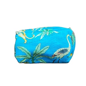 Juego de Tres Estuches Acolchados de Algodón con Estampado de Frutas, Resistentes al Agua y Ecológicos para Cosméticos, Viajes y Maquillaje - Product Image 1