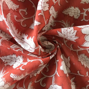 Tissu en coton imprimé à la main – Motif floral classique Moghol |   Rouge et Blanc |   Textile indien fait main - Product Image 2