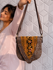 Bolso de cuero auténtico con aspecto de Banjara, bolso elegante gitano, bolso hecho a mano multicolor para uso de mujer - Product Image 1