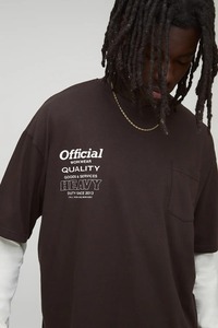 เสื้อยืดผู้ชายทรงโอเวอร์ไซส์สองชั้น สไตล์ลำลอง ทรงบ็อกซี่ ไหล่ตก ผ้าฝ้ายเนื้อหนัก สตรีทแวร์ สำหรับฤดูร้อน - Product Image 3