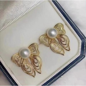 Boucles d'oreilles en perles d'eau douce rétro de la cour française avec un tempérament de papillon naturel, accessoires polyvalents - Product Image 2