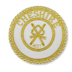 Badge de cérémonie provincial pour tablier, brodé, à coudre, avec épingle de sûreté intégrée et décoration de perles - Product Image 2