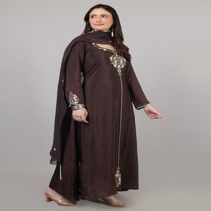 Conjunto de 3 piezas de ropa elegante para mujer, vestido Chudidar Dupatta color marrón con adornos de perlas y lentejuelas. - Product Image 3