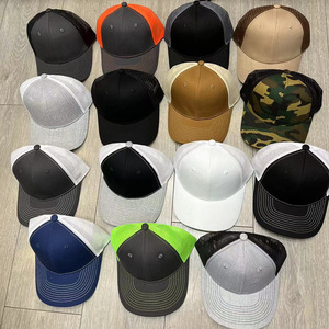 Casquettes de baseball trucker en maille personnalisées vierges, effet vieilli, 6 panneaux, avec surpiqûres contrastées et fermeture snapback réglable, vente en gros - Product Image 6