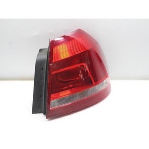 Luz Trasera Derecha Usada para Passat 561945096G - Product Image 2