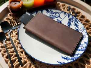 Estuche para Cheques de Cuero Genuino de Lujo Hecho a Mano, Seguro, Moderno y Profesional para Restaurantes - Product Image 2