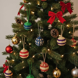 Bolas de Seagrass Tejidas a Mano de Alta Calidad, Impermeables y Ecológicas, Adornos Colgantes para Árbol de Navidad, Artesanía Vietnamita - Product Image 1